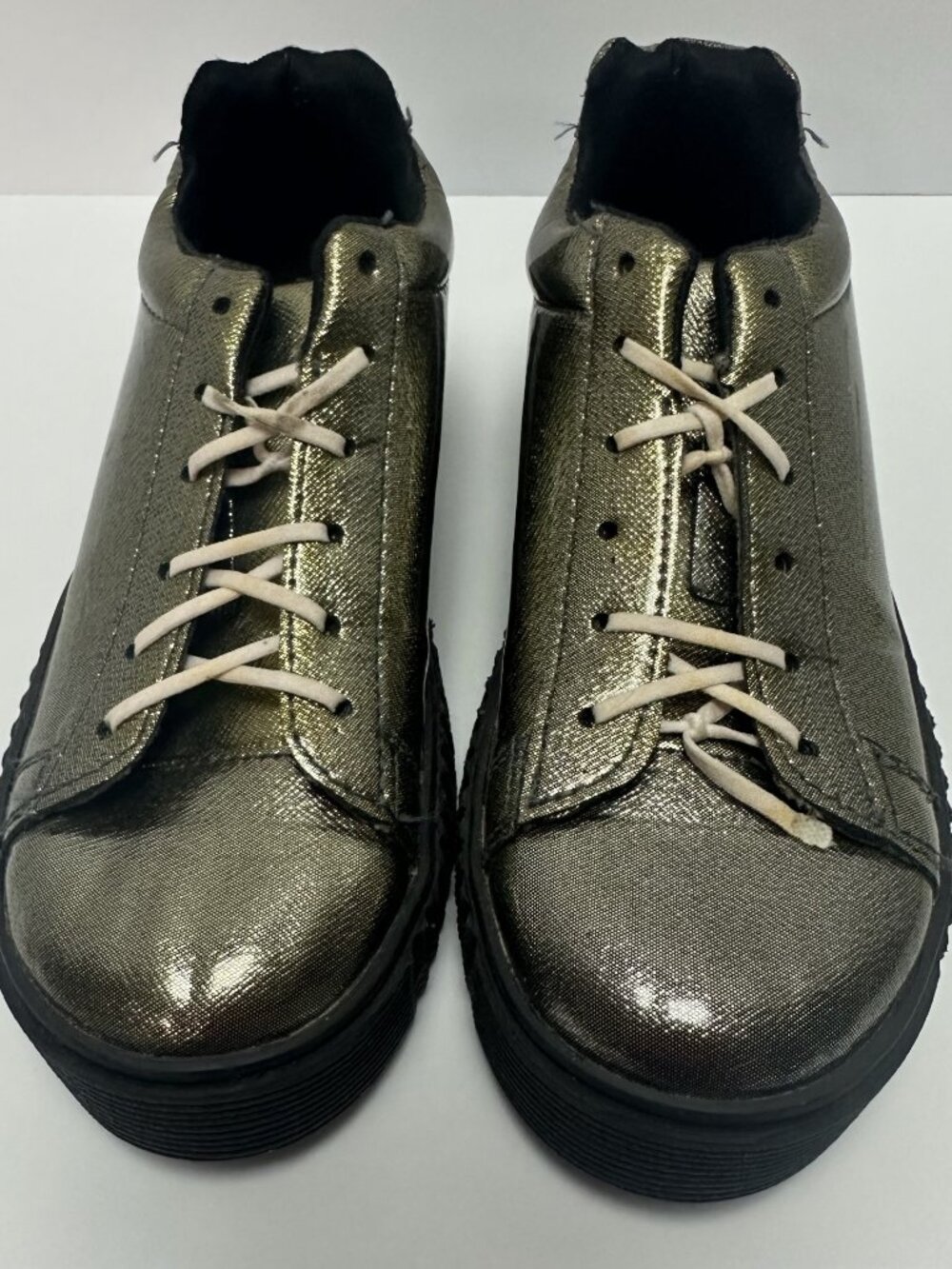 Dorothy Gaynor Women's Metallic Shoes Size 5 Lace Up Dressy